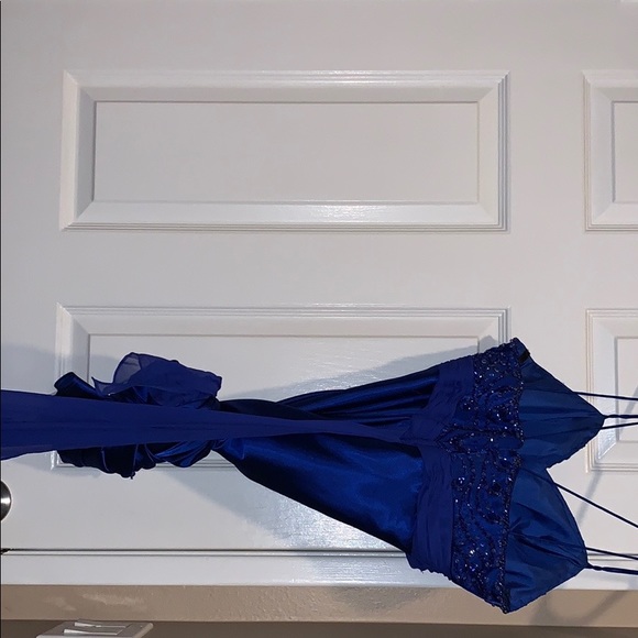 Dress - Picture 4 of 5